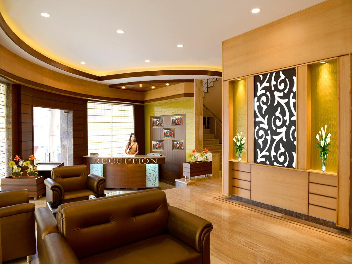 Anurag Hotel Катра Екстериор снимка