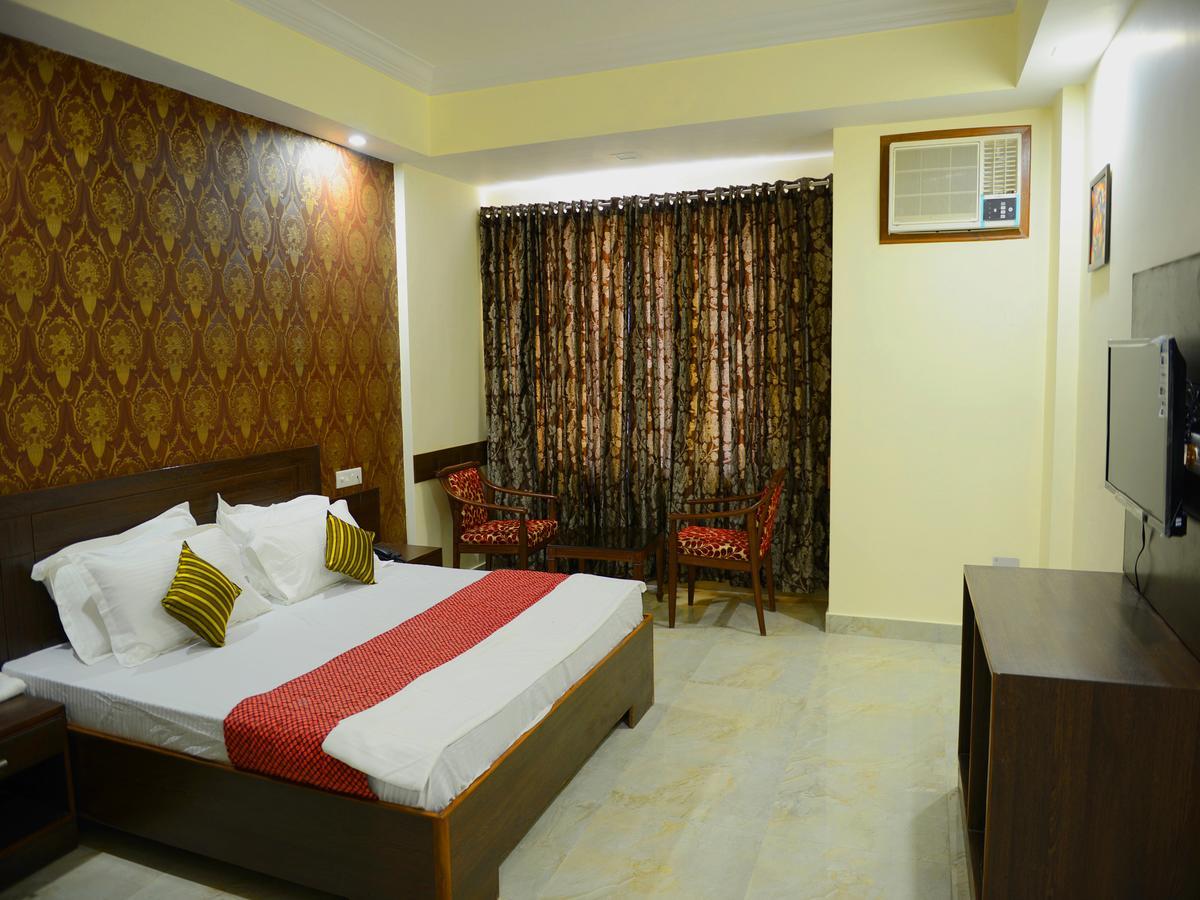 Anurag Hotel Катра Екстериор снимка