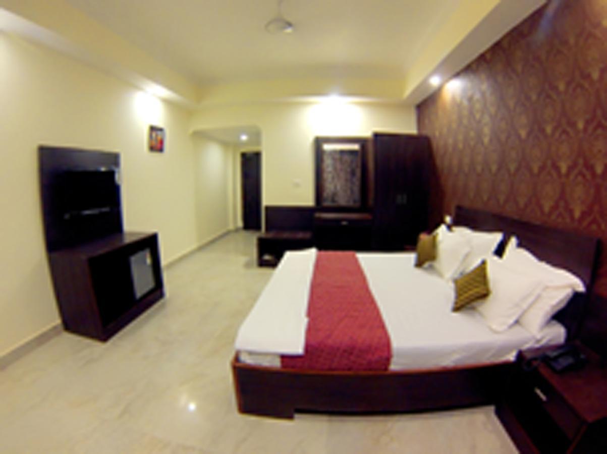 Anurag Hotel Катра Екстериор снимка