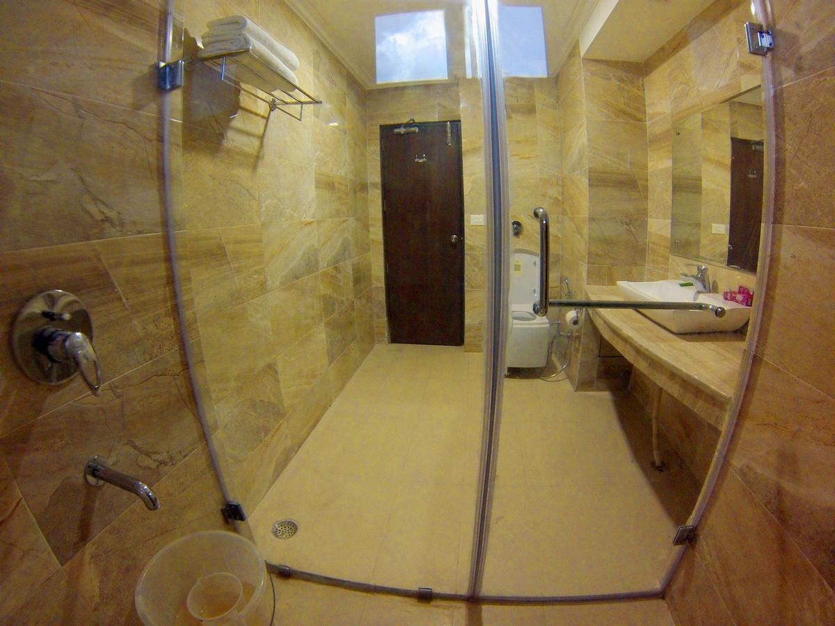 Anurag Hotel Катра Екстериор снимка