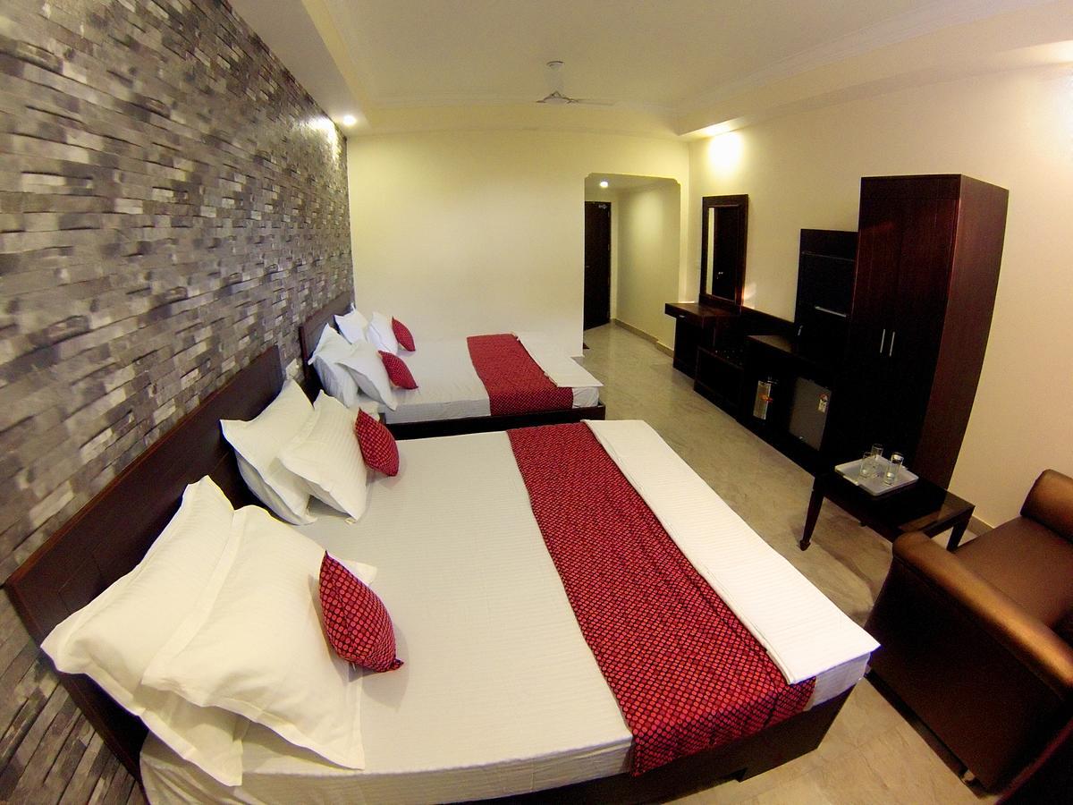 Anurag Hotel Катра Екстериор снимка