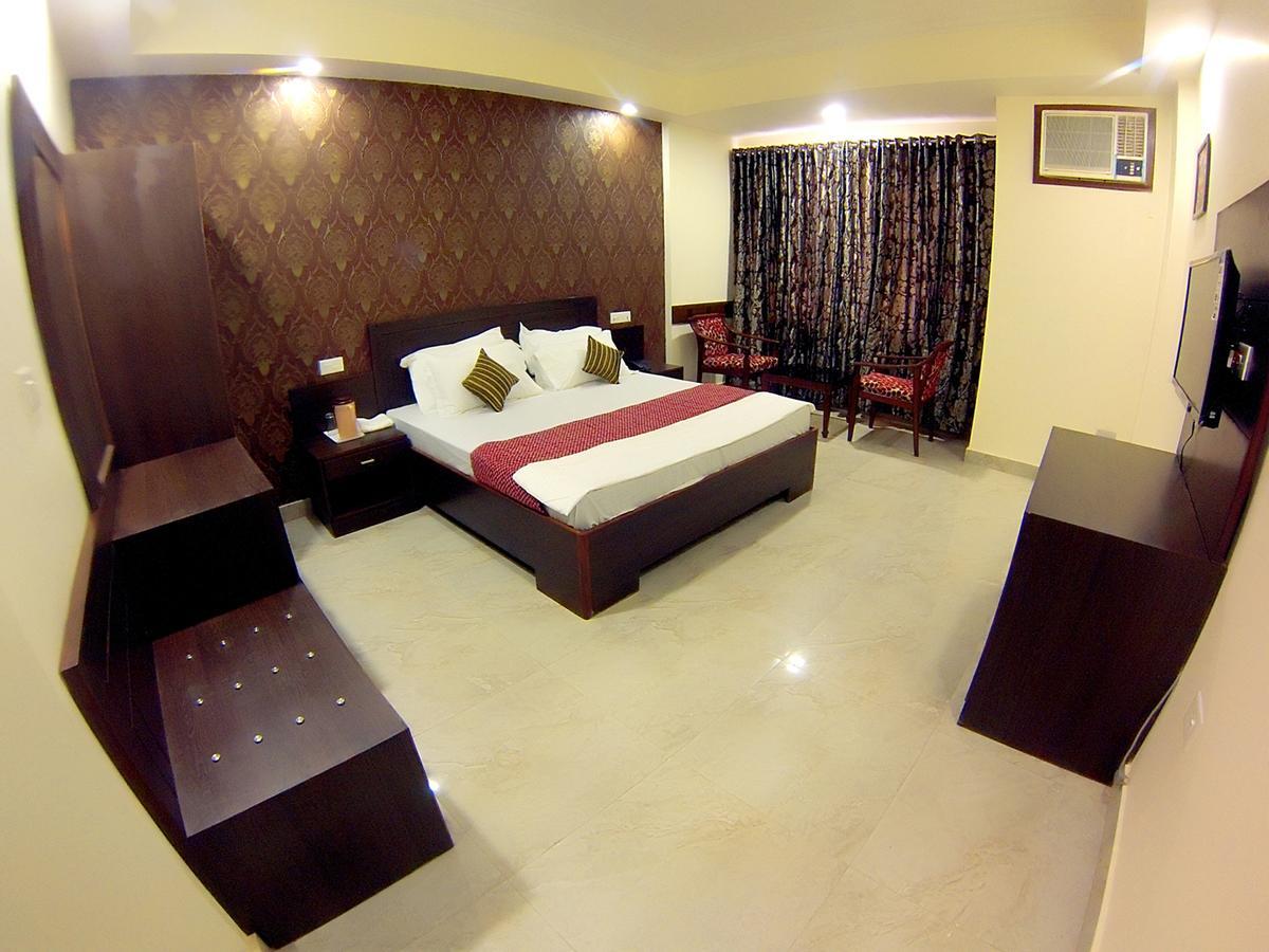 Anurag Hotel Катра Екстериор снимка